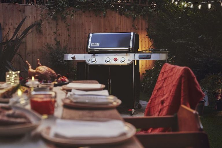 Für Grillfans: Weber präsentiert revolutionären Smart-Gasgrill und Plancha als Highlights für 2024