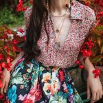 29_Palazzo Blouse_giardino di rose_Berry Picking Skirt_notte die fiori_©Aida Dapo