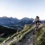 Groß (mountainbiking_c_andrea_badrutt_hotel_belvedere)