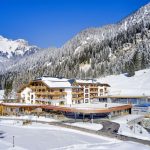 aussenansicht_winter_hotel_bergblick_0