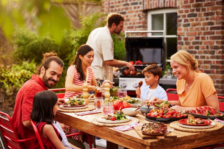 Weber erneuert 2025 die SPIRIT®- und GENESIS®-Gasgrillreihe