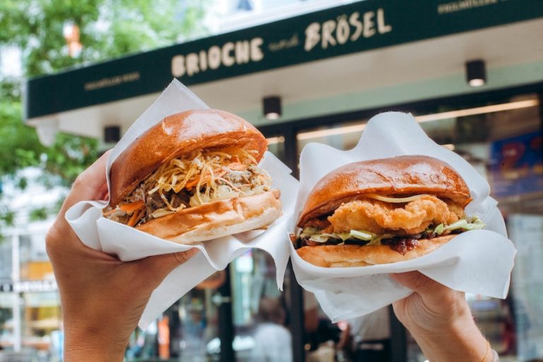 „Brioche und Brösel“ bringt neue Burger-Kreationen in die Innenstadt