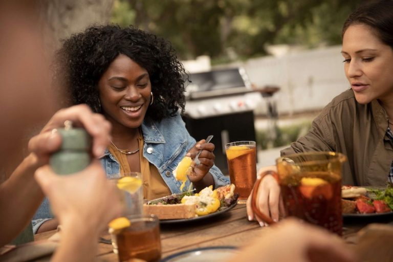 Von Kürbis bis Apple Cake: Veganes Herbstgrillen auf Weber-Art