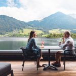 Zweisamkeit-am-See-c-Mathaeus-Gartner-Das-Walchsee-Resort