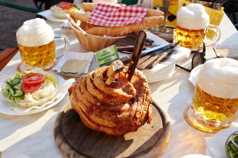 Zwischen Wehmut und Wiener Schmäh: Saisonfinale im Schweizerhaus