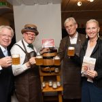 Pr‰sentation des Genuss Guide 2026, Pr‰mierung der besten Lebensmittelgesch‰fte und Bockbieranstich mit Bierpapst Conrad Seidl