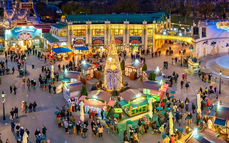 Genussreise im Lichtermeer: Der Prater lädt zum größten Streetfood-Wintermarkt ein