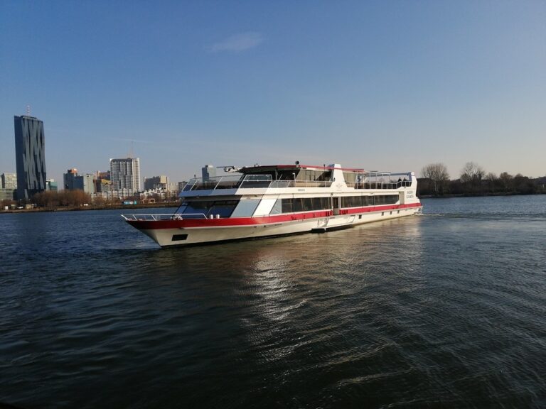 Tanz, Romantik und Country-Feeling – Schifffahrten für jeden Geschmack