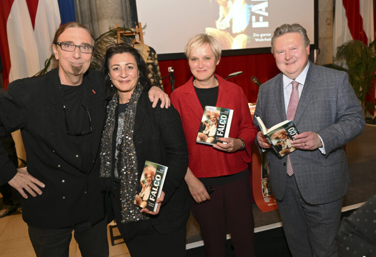 Standing Ovations für Rudi Dolezal und „FALCO – Die ganze Wahrheit“