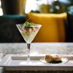 Groß (07_Garnelen Cocktail mit geflaemmter Kammmuschel_c_Barbara Wirl)