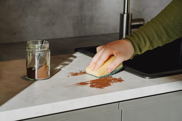 Kaffeesatz im Alltag: Gerüche neutralisieren & reinigen