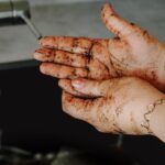 02_Kaffeesatz bindet Gerueche_perfekt gegen unangenehme Gerueche an den Haenden_c_J. Hornig