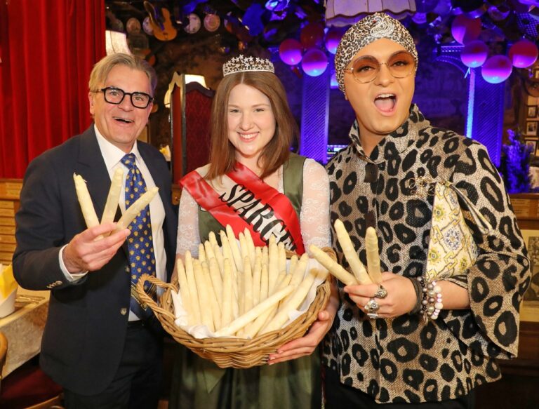 Krönung im Marchfeld: Der Spargel bittet zur königlichen Audienz