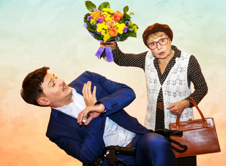 Ein theatralischer Betrug mit Witz: OMA-TRICK